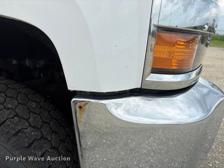 image for item DO5243 2015 Chevrolet Silverado 3500HD pickup truck