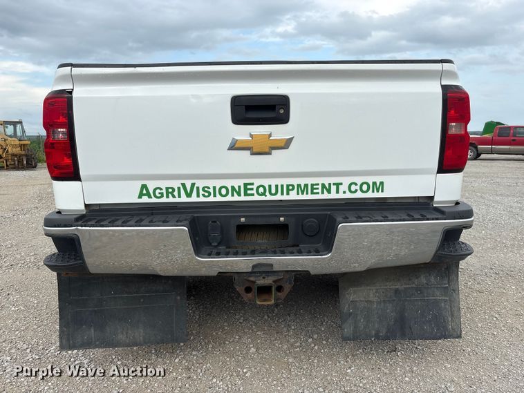 image for item DO5243 2015 Chevrolet Silverado 3500HD pickup truck