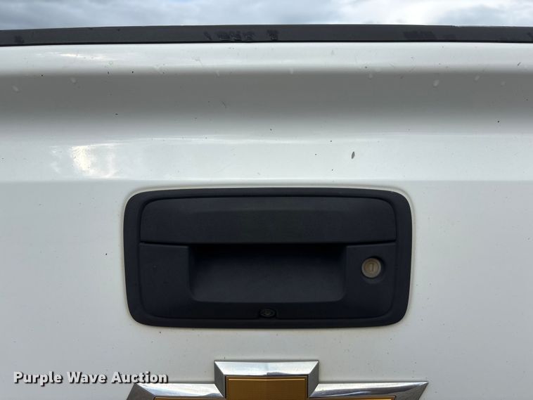 image for item DO5243 2015 Chevrolet Silverado 3500HD pickup truck