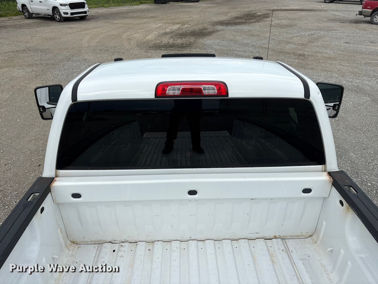 image for item DO5243 2015 Chevrolet Silverado 3500HD pickup truck