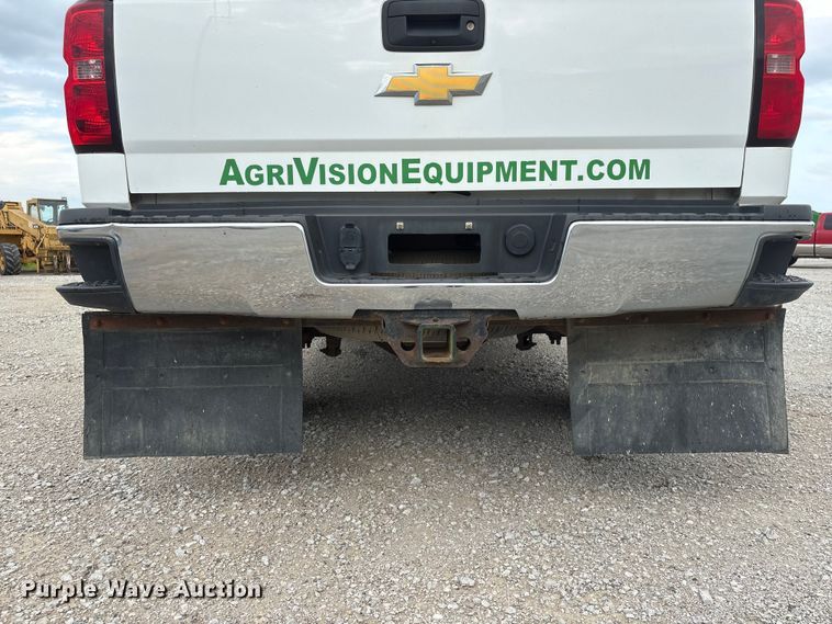 image for item DO5243 2015 Chevrolet Silverado 3500HD pickup truck