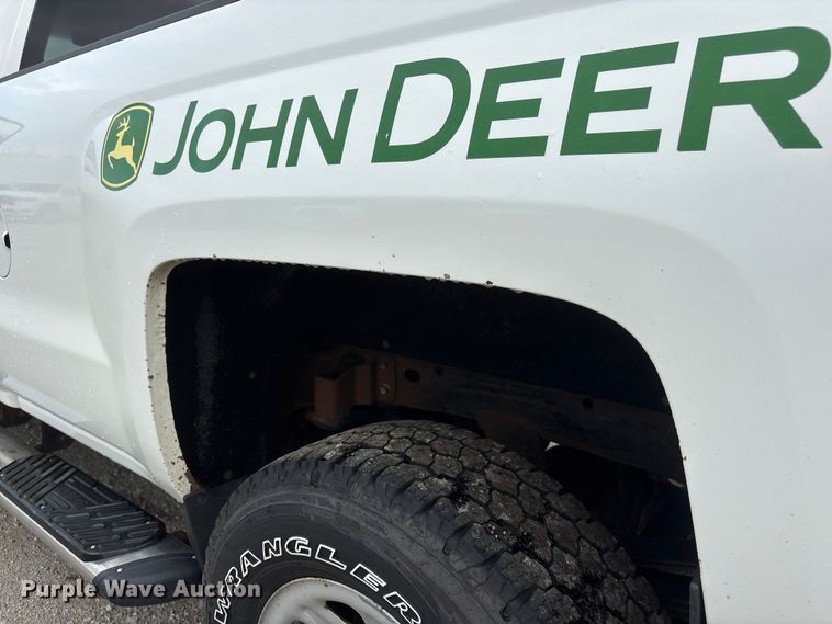 image for item DO5243 2015 Chevrolet Silverado 3500HD pickup truck