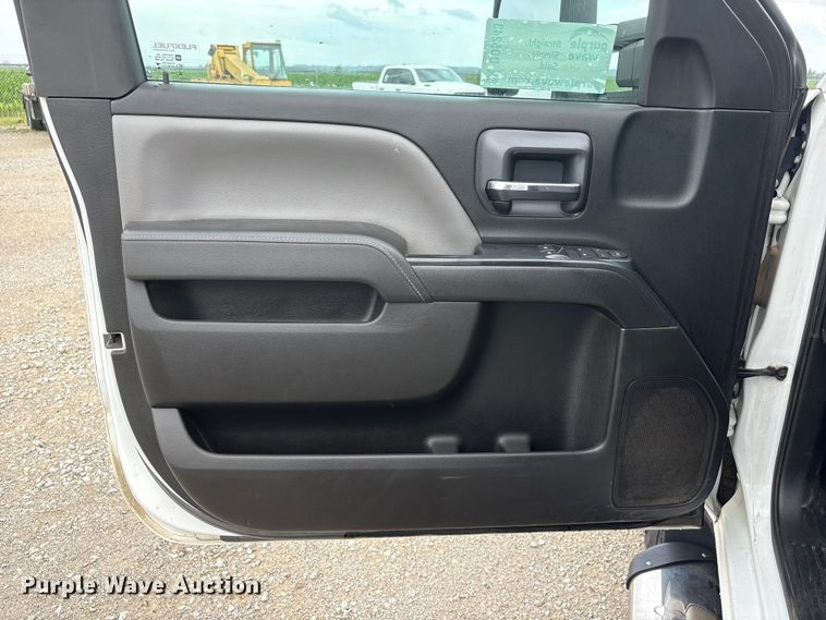 image for item DO5243 2015 Chevrolet Silverado 3500HD pickup truck