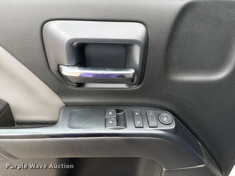 image for item DO5243 2015 Chevrolet Silverado 3500HD pickup truck
