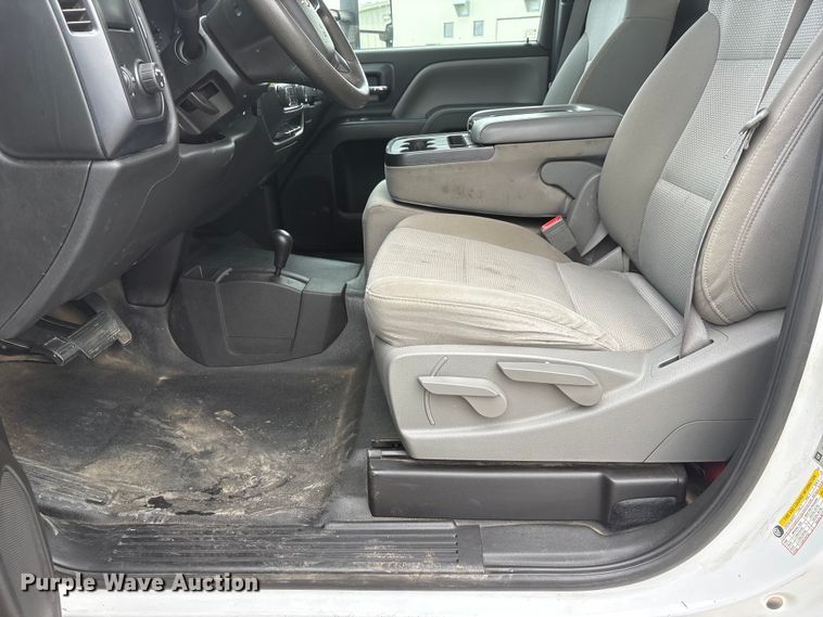 image for item DO5243 2015 Chevrolet Silverado 3500HD pickup truck