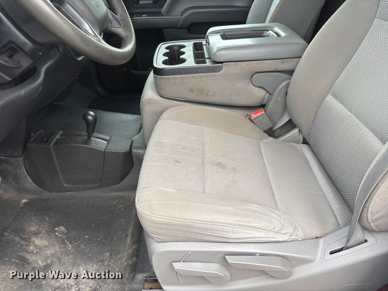 image for item DO5243 2015 Chevrolet Silverado 3500HD pickup truck