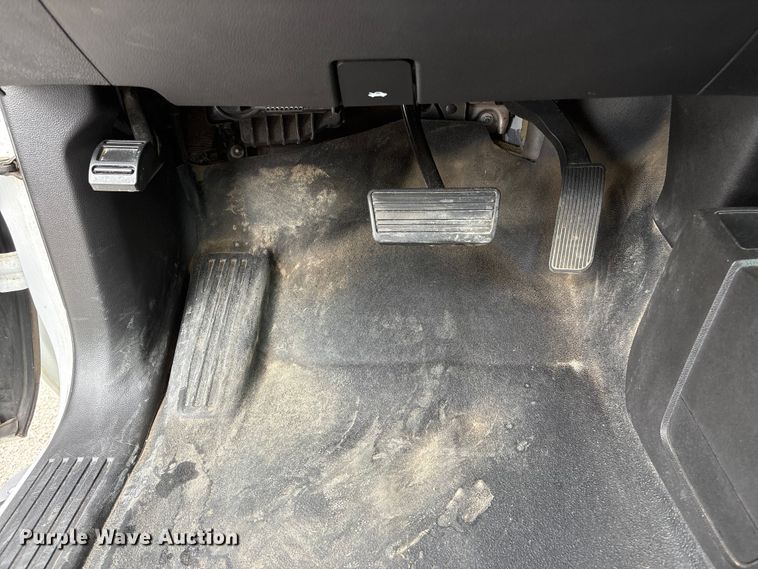 image for item DO5243 2015 Chevrolet Silverado 3500HD pickup truck