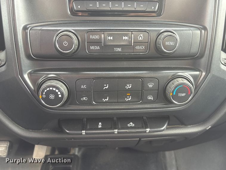 image for item DO5243 2015 Chevrolet Silverado 3500HD pickup truck
