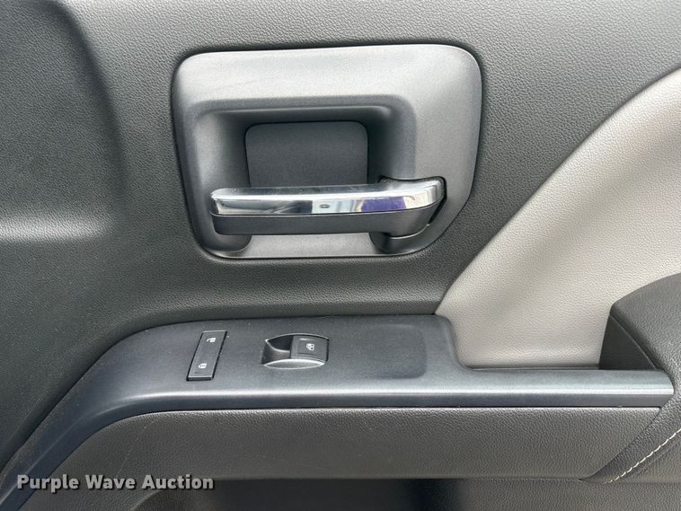 image for item DO5243 2015 Chevrolet Silverado 3500HD pickup truck