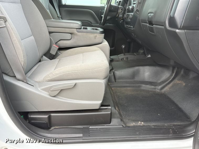 image for item DO5243 2015 Chevrolet Silverado 3500HD pickup truck