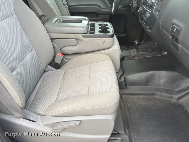 image for item DO5243 2015 Chevrolet Silverado 3500HD pickup truck