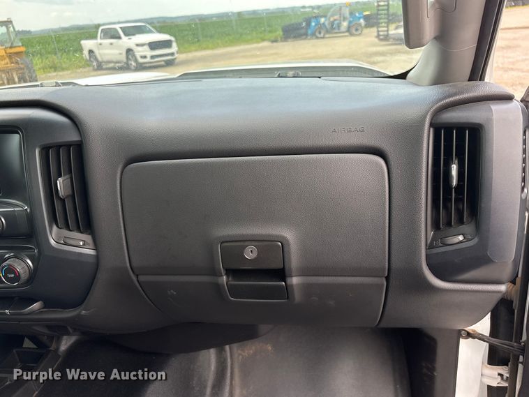 image for item DO5243 2015 Chevrolet Silverado 3500HD pickup truck