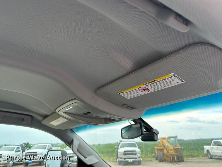 image for item DO5243 2015 Chevrolet Silverado 3500HD pickup truck