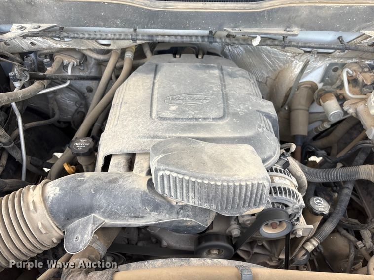 image for item DO5243 2015 Chevrolet Silverado 3500HD pickup truck