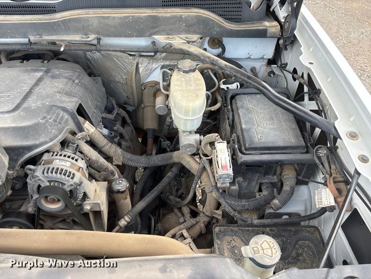 image for item DO5243 2015 Chevrolet Silverado 3500HD pickup truck