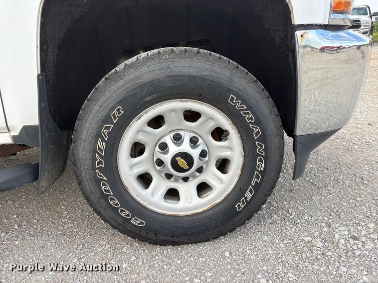 image for item DO5243 2015 Chevrolet Silverado 3500HD pickup truck