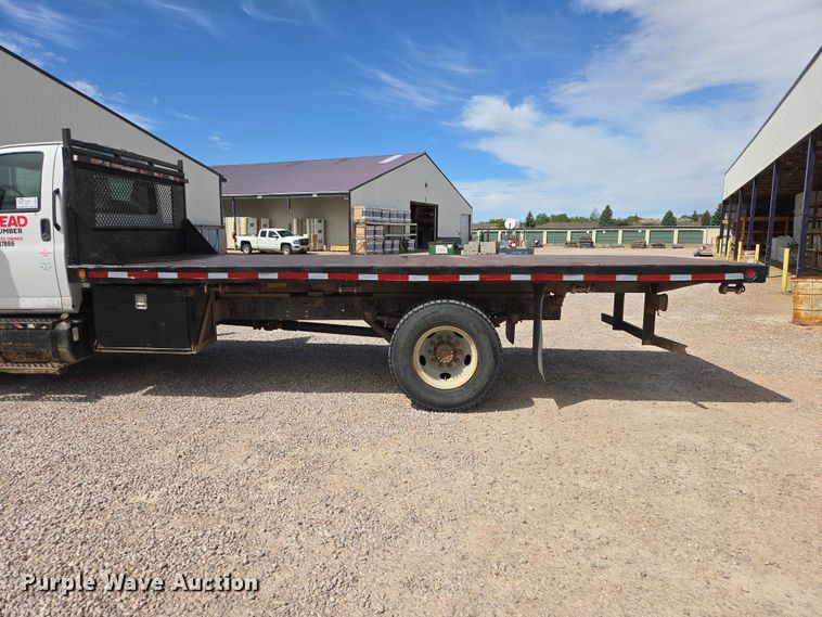 image for item DP8939 2005 GMC C6500 dump flatbed truck