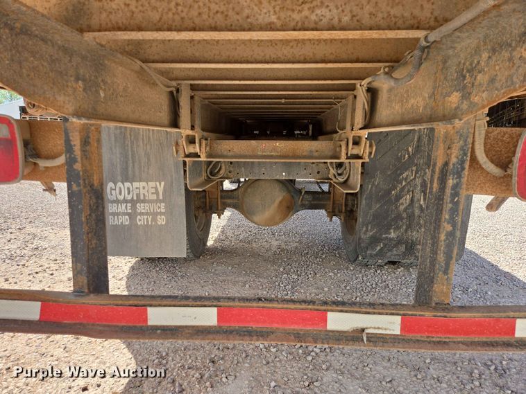 image for item DP8939 2005 GMC C6500 dump flatbed truck