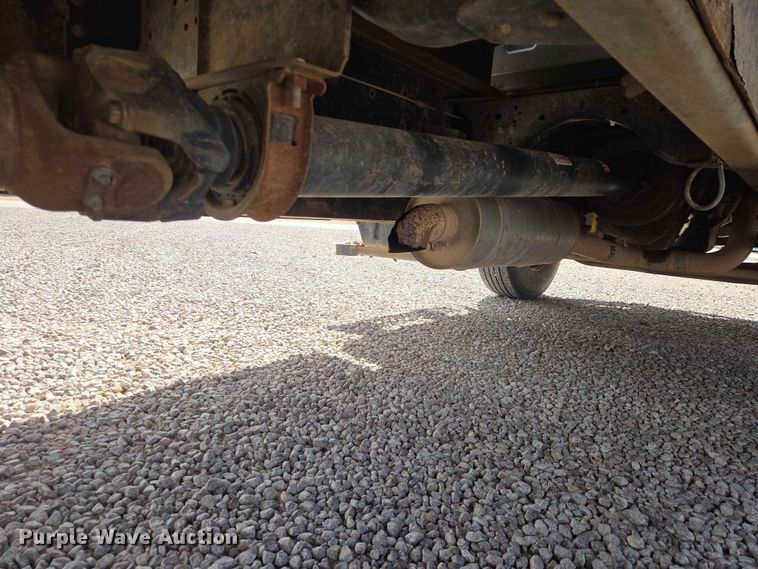 image for item DP8939 2005 GMC C6500 dump flatbed truck