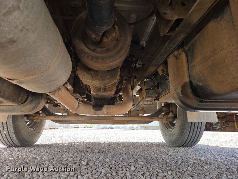 image for item DP8939 2005 GMC C6500 dump flatbed truck