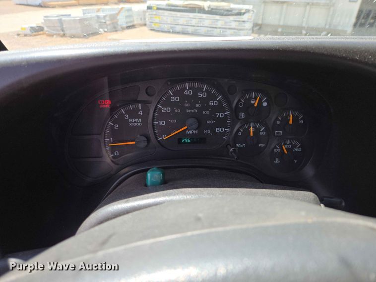 image for item DP8939 2005 GMC C6500 dump flatbed truck