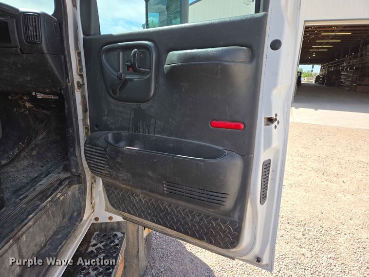 image for item DP8939 2005 GMC C6500 dump flatbed truck