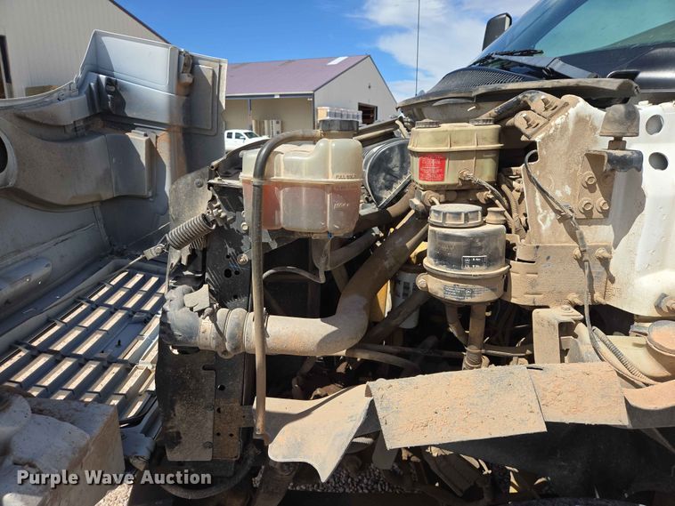 image for item DP8939 2005 GMC C6500 dump flatbed truck
