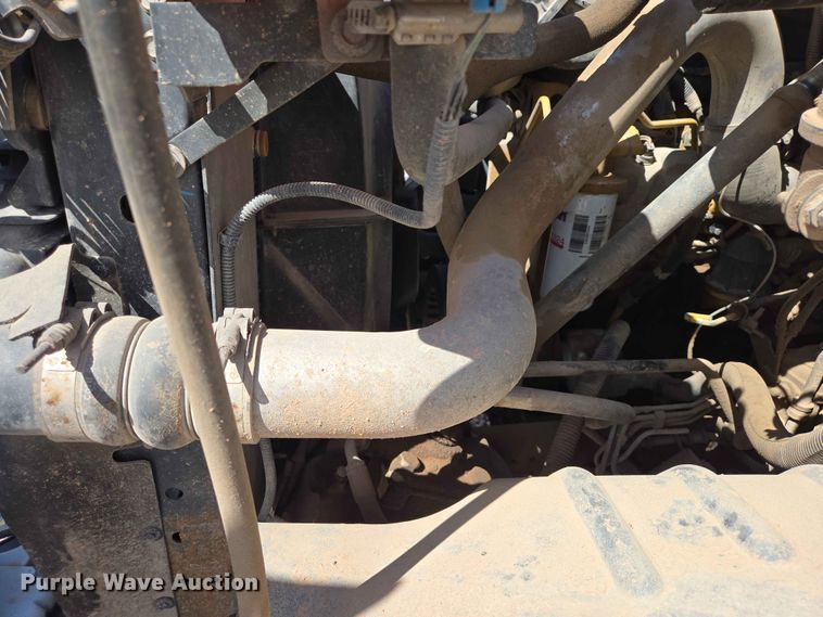 image for item DP8939 2005 GMC C6500 dump flatbed truck
