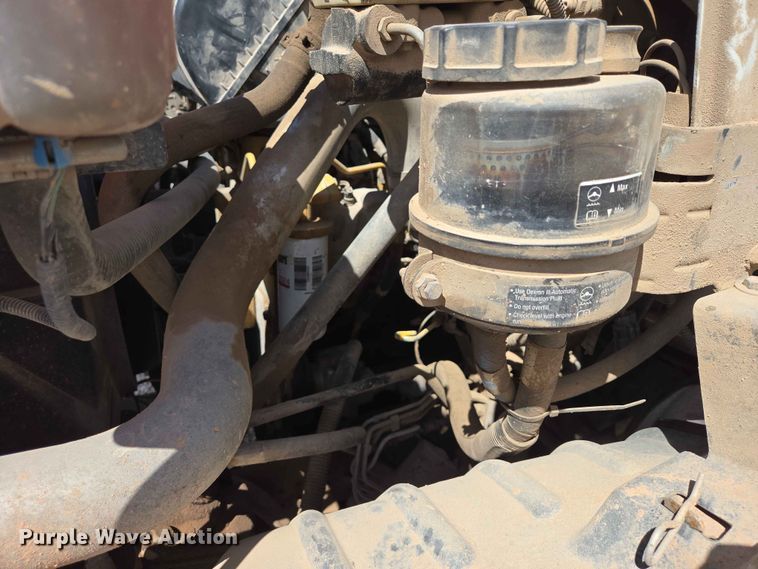 image for item DP8939 2005 GMC C6500 dump flatbed truck