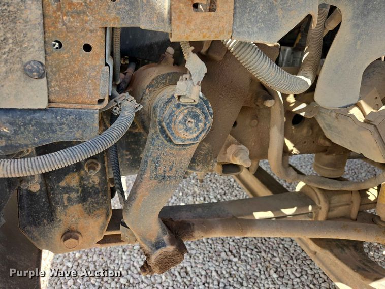 image for item DP8939 2005 GMC C6500 dump flatbed truck