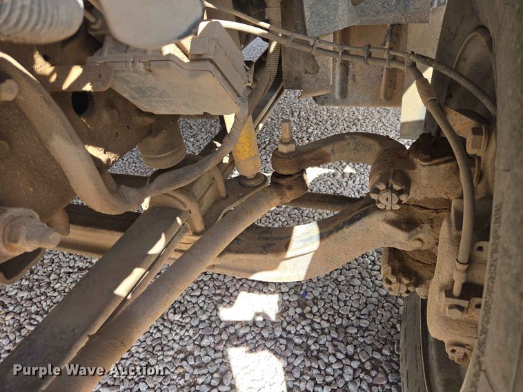 image for item DP8939 2005 GMC C6500 dump flatbed truck