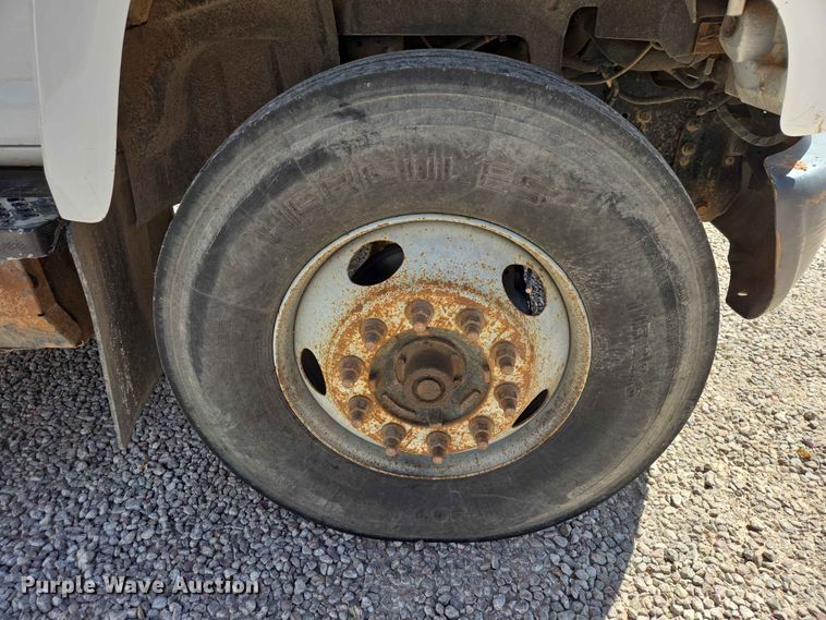 image for item DP8939 2005 GMC C6500 dump flatbed truck