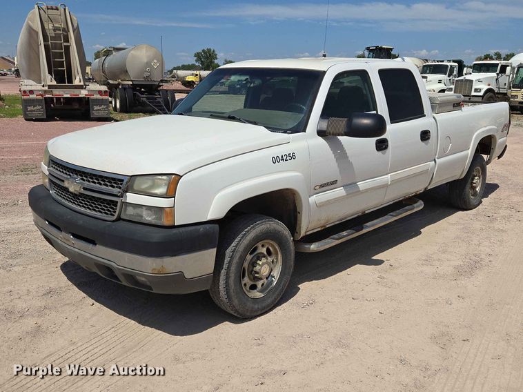 2005 Chevrolet Sierra 1500 Ext. Cab pickup truck