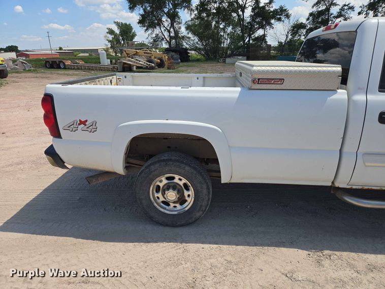 image for item DP8955 2005 Chevrolet Sierra 1500 Ext. Cab pickup truck