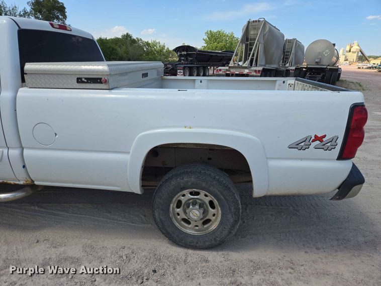 image for item DP8955 2005 Chevrolet Sierra 1500 Ext. Cab pickup truck