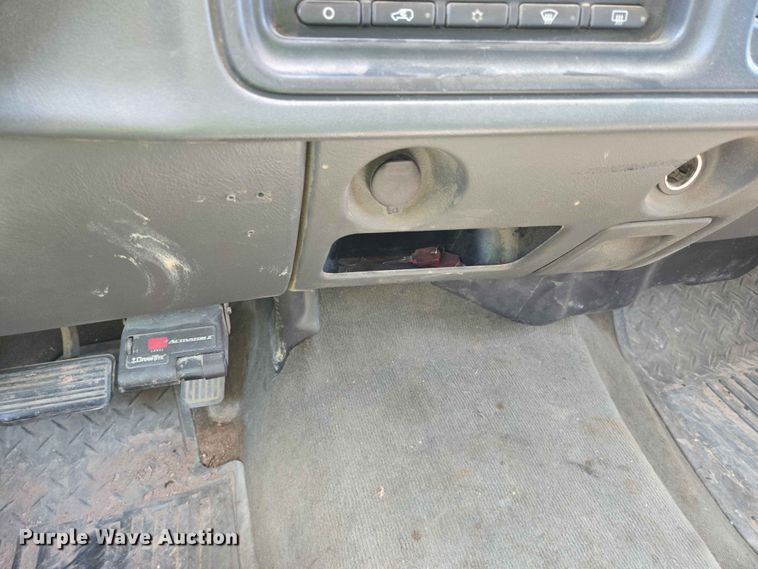 image for item DP8955 2005 Chevrolet Sierra 1500 Ext. Cab pickup truck
