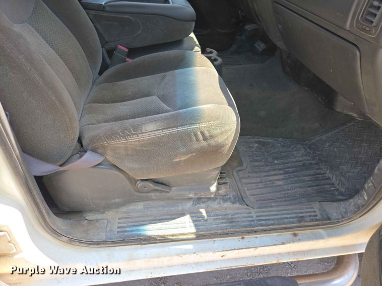 image for item DP8955 2005 Chevrolet Sierra 1500 Ext. Cab pickup truck