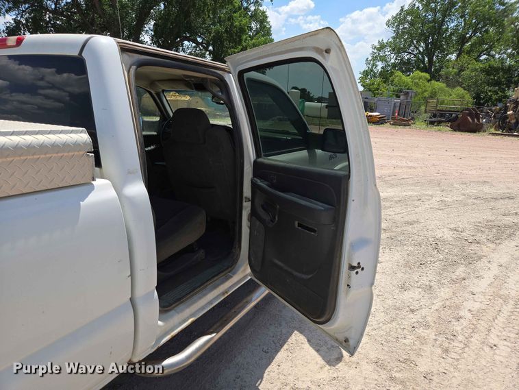 image for item DP8955 2005 Chevrolet Sierra 1500 Ext. Cab pickup truck