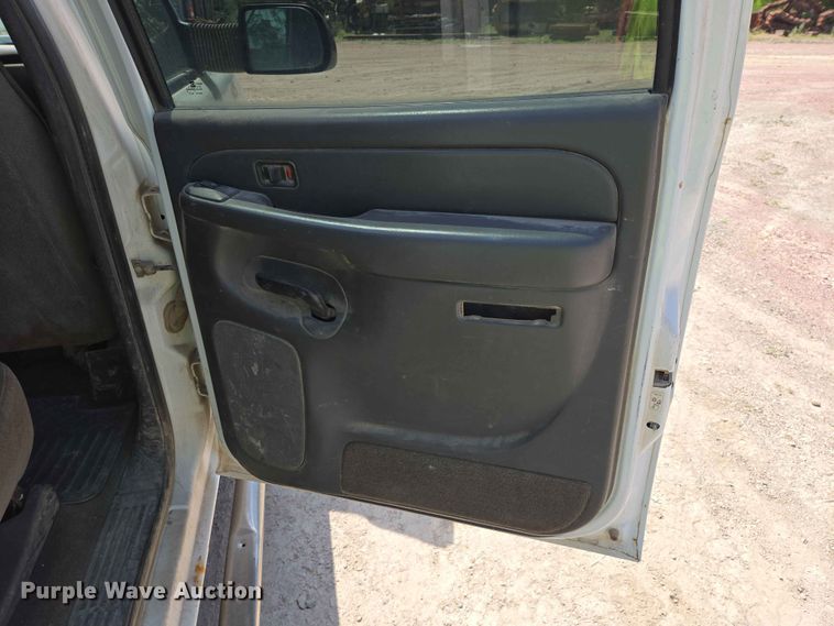 image for item DP8955 2005 Chevrolet Sierra 1500 Ext. Cab pickup truck