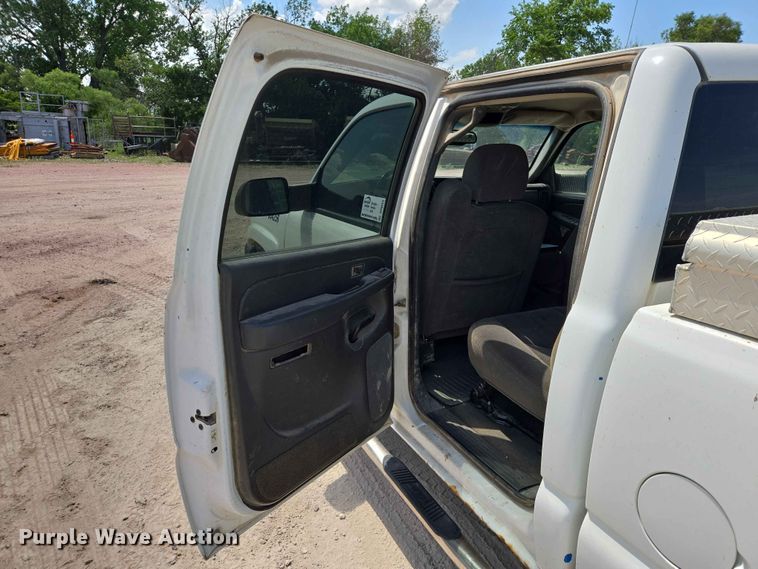 image for item DP8955 2005 Chevrolet Sierra 1500 Ext. Cab pickup truck