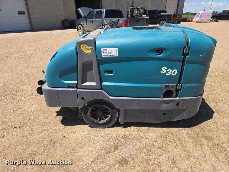 image for item DP8972 Tenant S30 sweeper