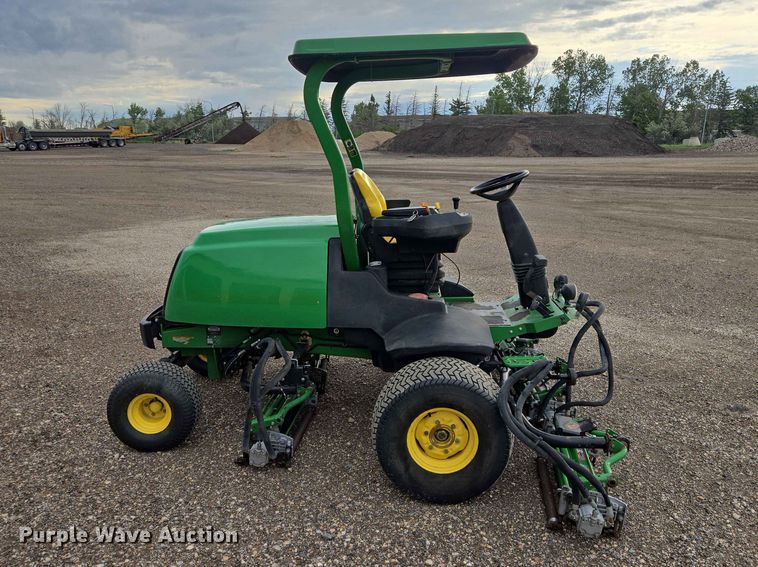 image for item DP8976 2013 John Deere 7500 PCFM reel mower