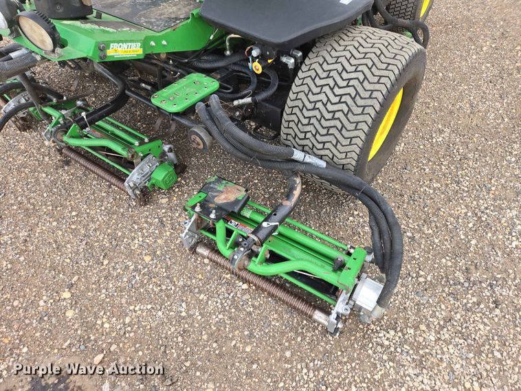 image for item DP8976 2013 John Deere 7500 PCFM reel mower