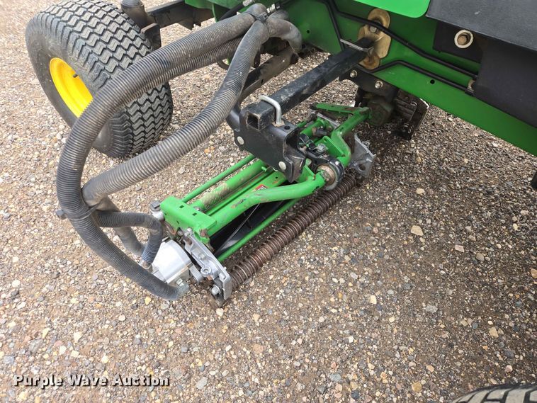 image for item DP8976 2013 John Deere 7500 PCFM reel mower