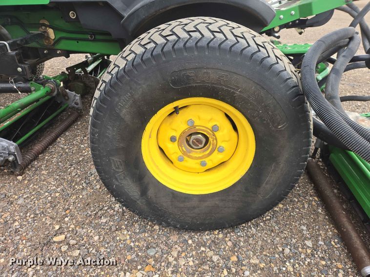 image for item DP8976 2013 John Deere 7500 PCFM reel mower