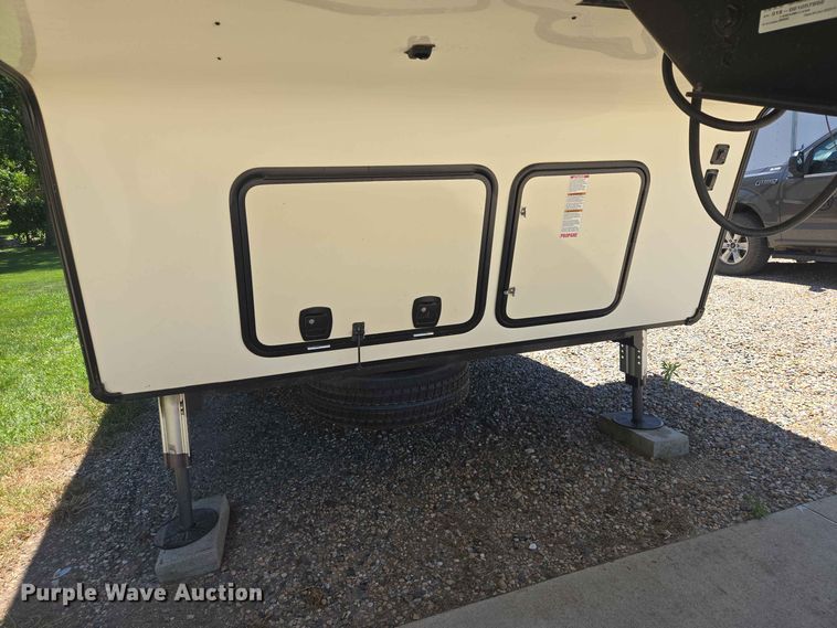 image for item DP8980 2017 Forest River Sierra camper