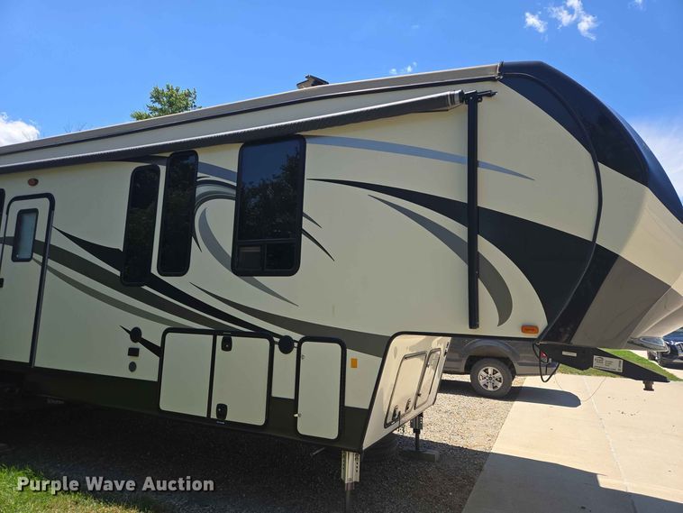 image for item DP8980 2017 Forest River Sierra camper