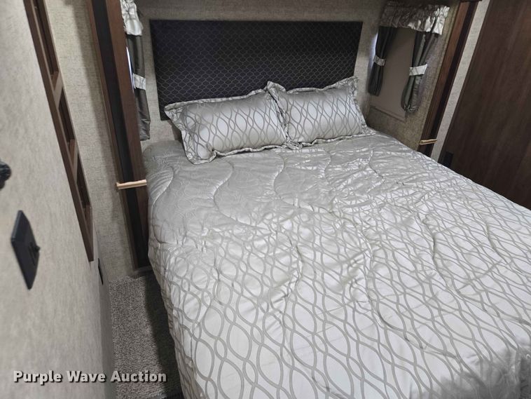 image for item DP8980 2017 Forest River Sierra camper