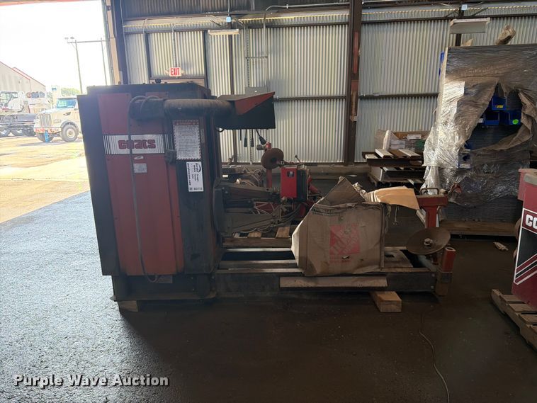 image for item DQ7772 Wheel and tire machines