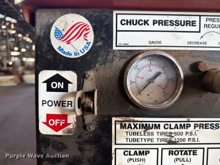 image for item DQ7772 Wheel and tire machines
